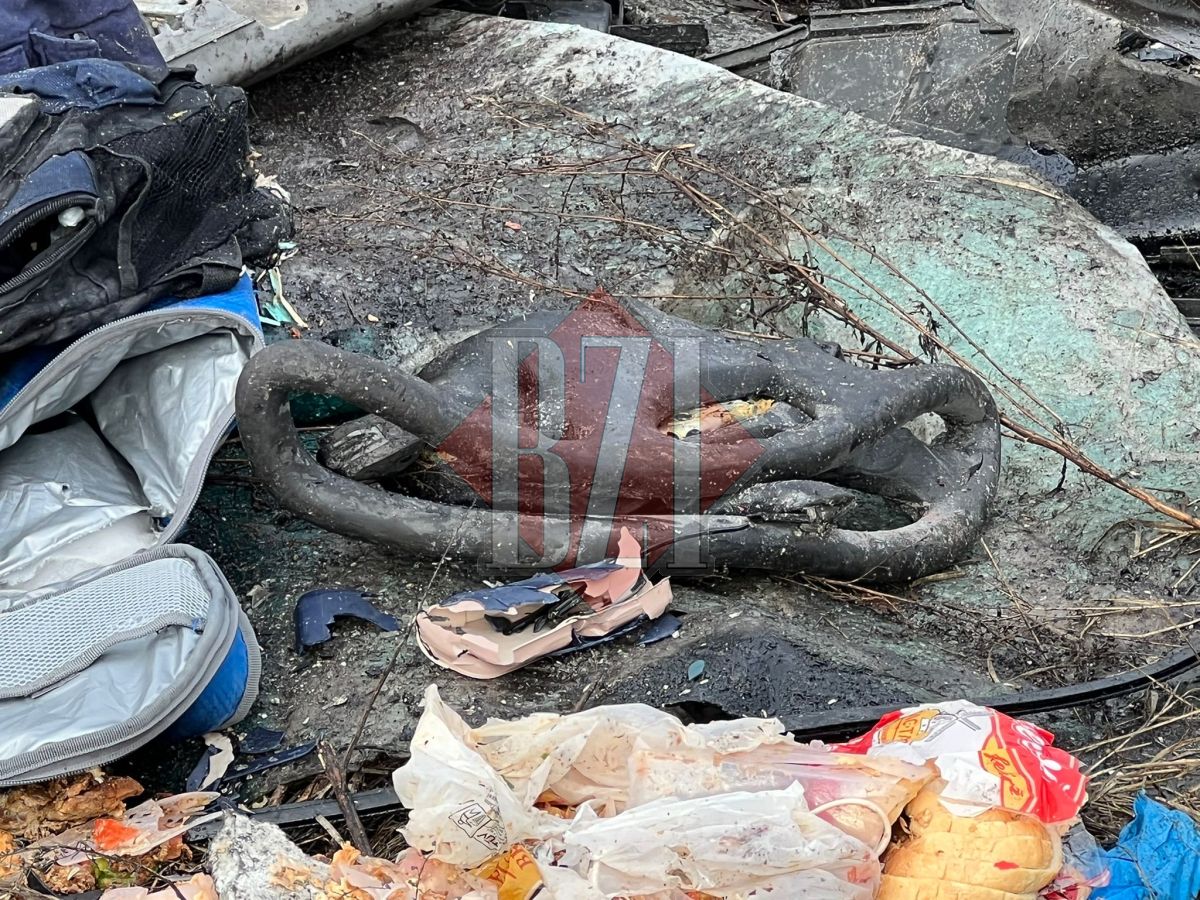 Volanul microbuzului izbit de TIR, complet distrus în urma impactului năucitor! Imagini cu un puternic impact emoţional – EXCLUSIV, FOTO, VIDEO