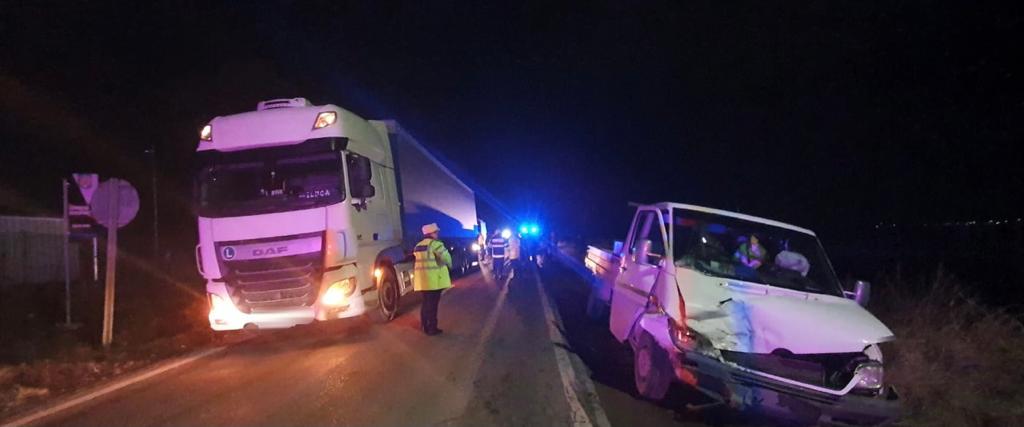 Trei autovehicule au fost implicate într-un accident rutier în județul Suceava. Printre persoanele rănite se afla și un copil