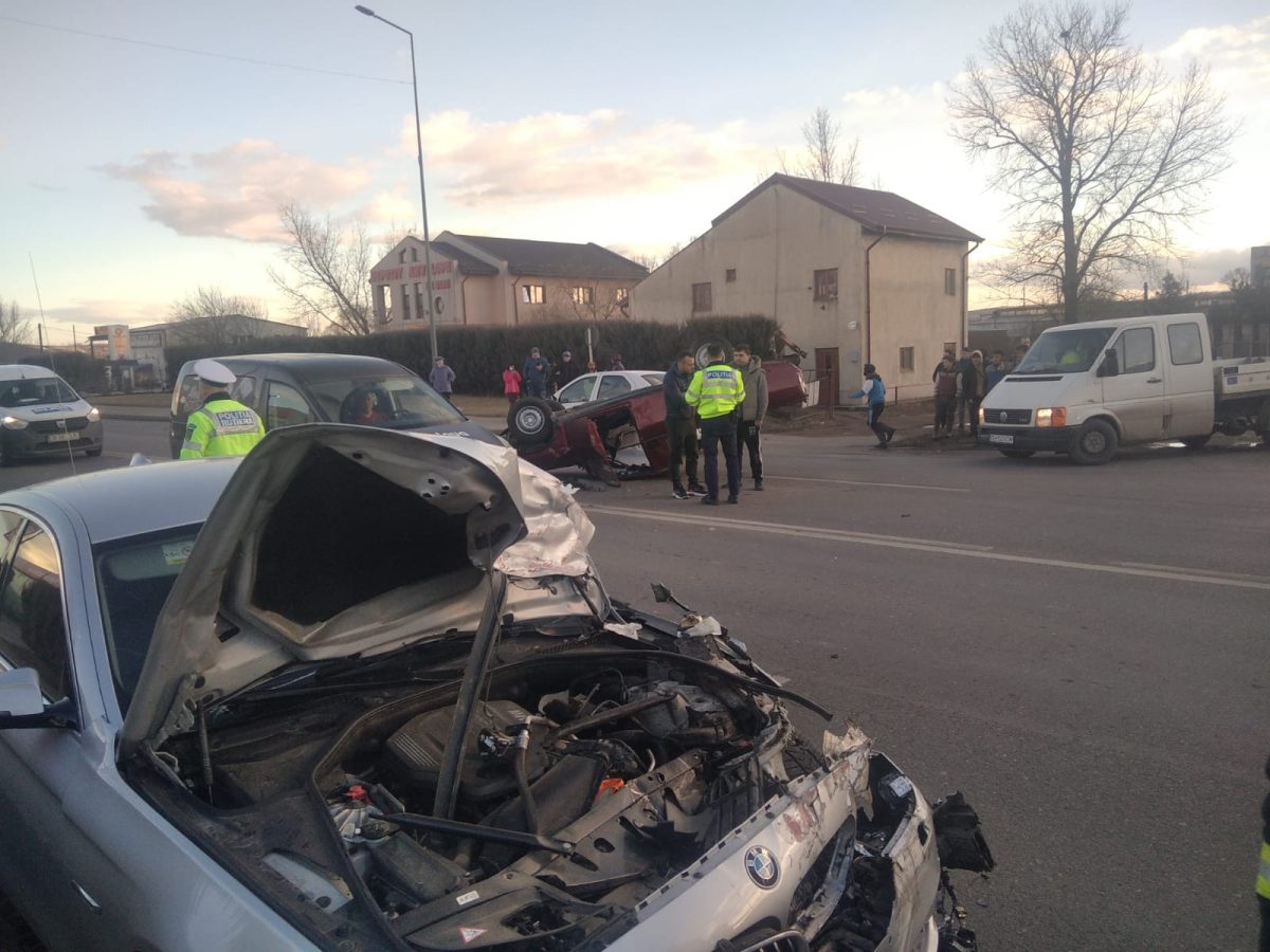 Accident rutier în Vaslui, la ieșirea spre Bârlad. Două autoturisme au intrat în coliziune