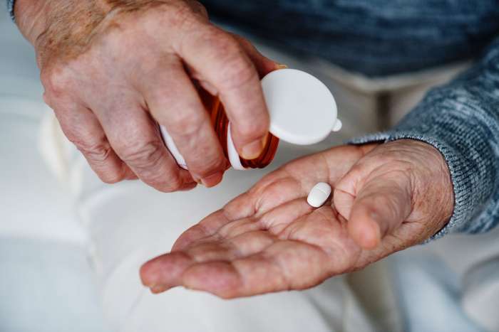 Lapte și antibiotic: De ce nu este bine să le combini niciodată?