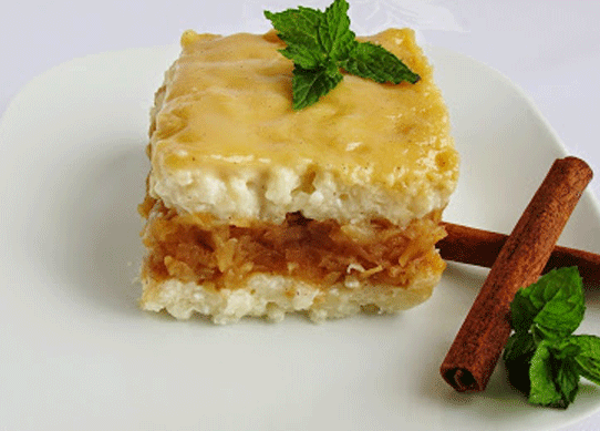 Budincă de orez cu mere, un desert ca pe vremea bunicii. Cum să pregătești acasă o budincă delicioasă