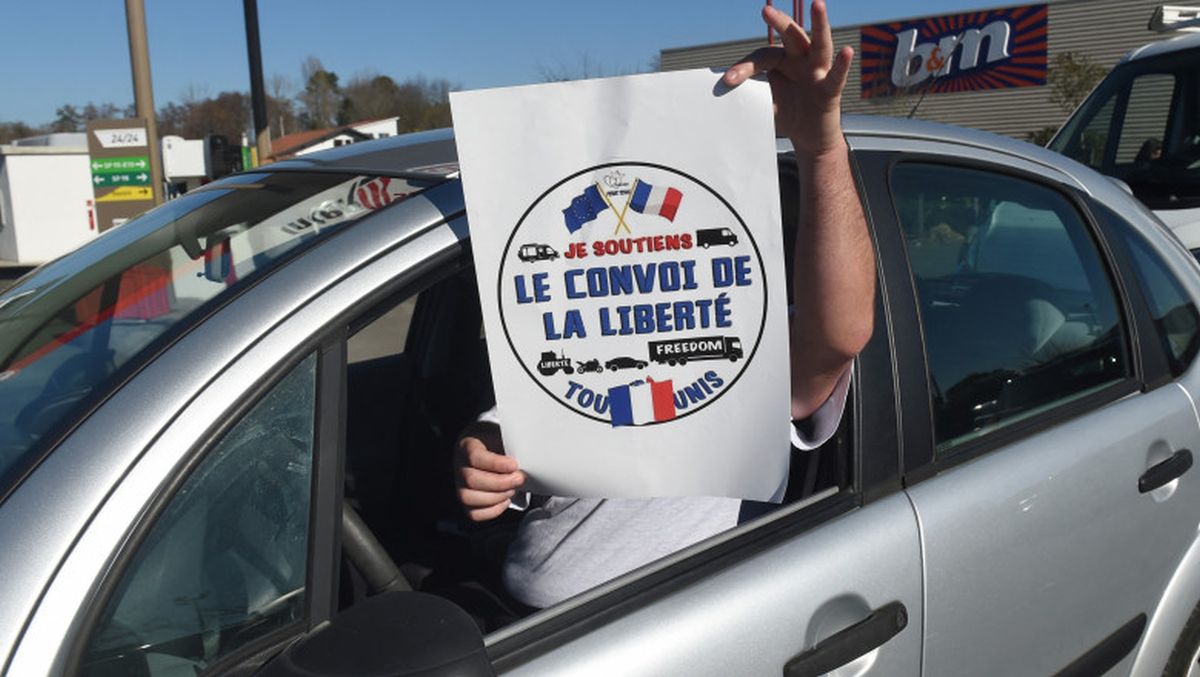 „Convoiul libertății” ajunge și în Franța. Poliția din Paris se pregătește cu buldozere – VIDEO