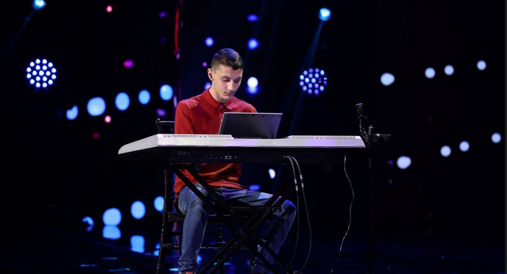 Cine este Emanuel Ion, de fapt, tânărul nevăzător care a primit primul Golden Buzz de la Andra Măruță, aseară, la Românii au Talent de la Pro TV