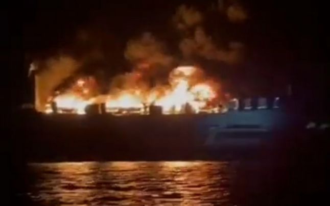 Feribot cu 29 de români la bord, cuprins de flăcări în Marea Mediterană. Ce a transmis MAE – VIDEO