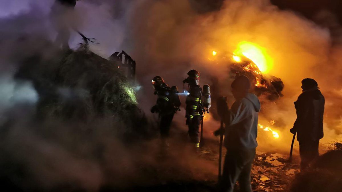 Incendiu la o anexă din localitatea Rediu din Iași! Pompierii intervin de urgență