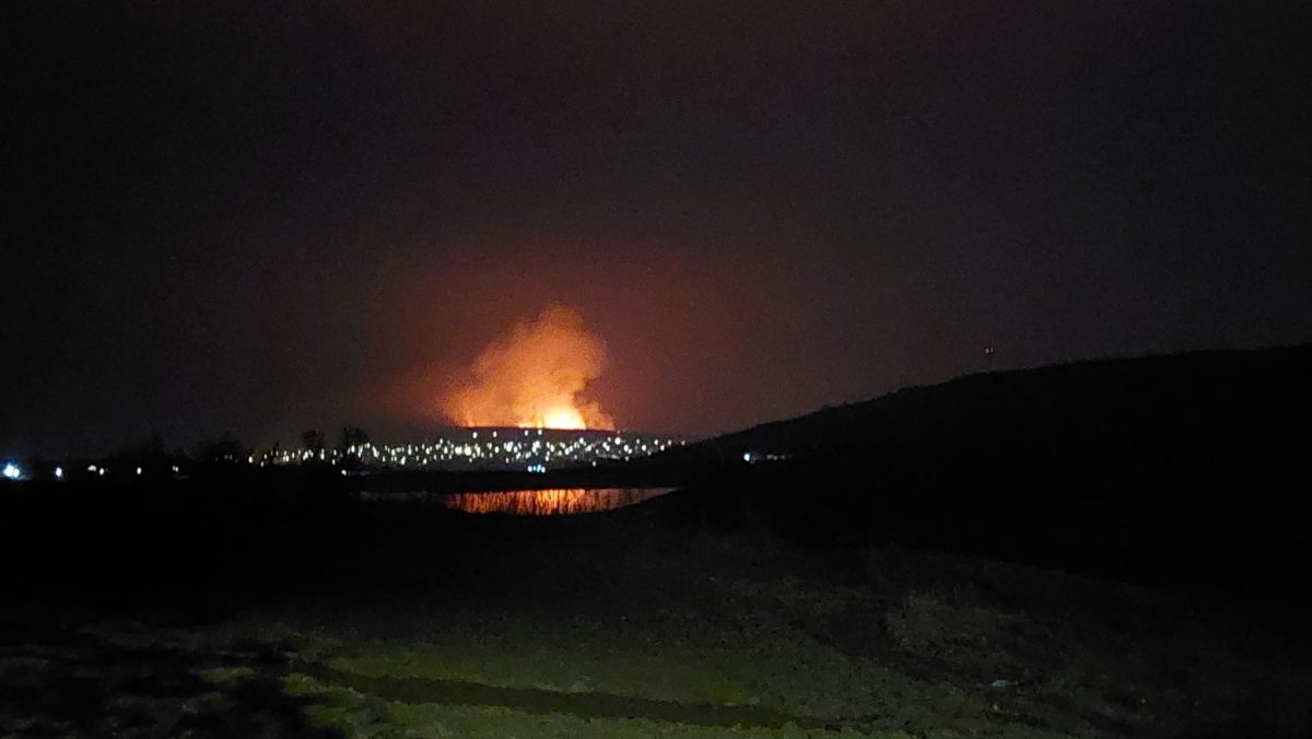 Incendii de vegetație uscată în mai multe localități din Iași. Au intevenit mai multe autospeciale de intervenție și stingere – EXCLUSIV