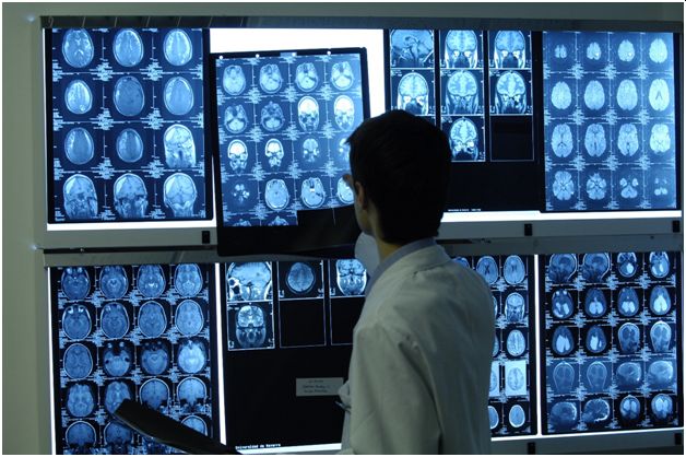 Avertismentul medicului Bogdan Dobrovăț: „O investigație imagistică poate echivala cu un an de iradiere naturală!”
