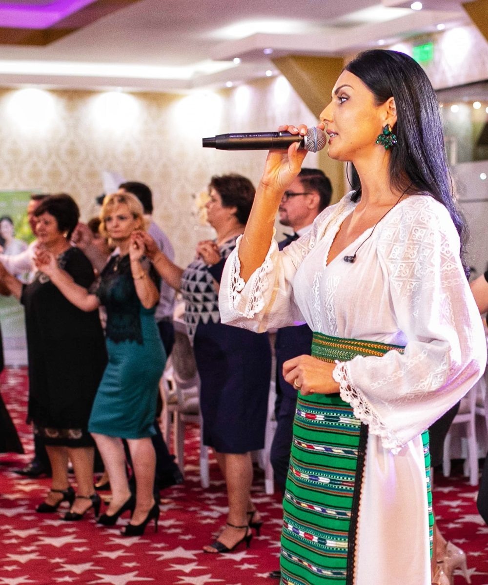 Lavinia Furtună, „Îmi era frică să umblu singură”. Drama prin care a trecut cea mai frumoasă interpretă de muzică populară din Oltenia