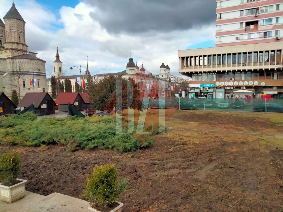 Lucrări pe bulevardul Ştefan cel Mare și Sfânt. Se reface parcul de lângă Consiliul Județean Iași – FOTO