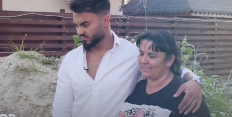 Cu ce se ocupă mama lui Jador și ce crede aceasta despre faimosul artist