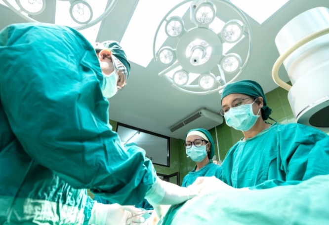 Intervenția chirurgicală de bypass aorto-coronarian: În ce constă, cât durează internarea și ce riscuri prezintă