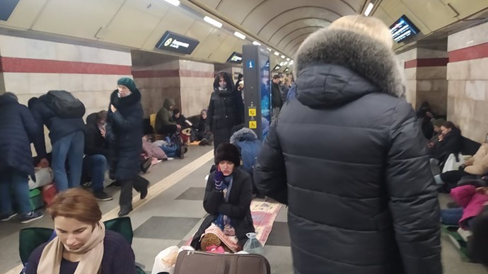 Metroul din Kiev: adăpost subteran împotriva atacurilor aeriene