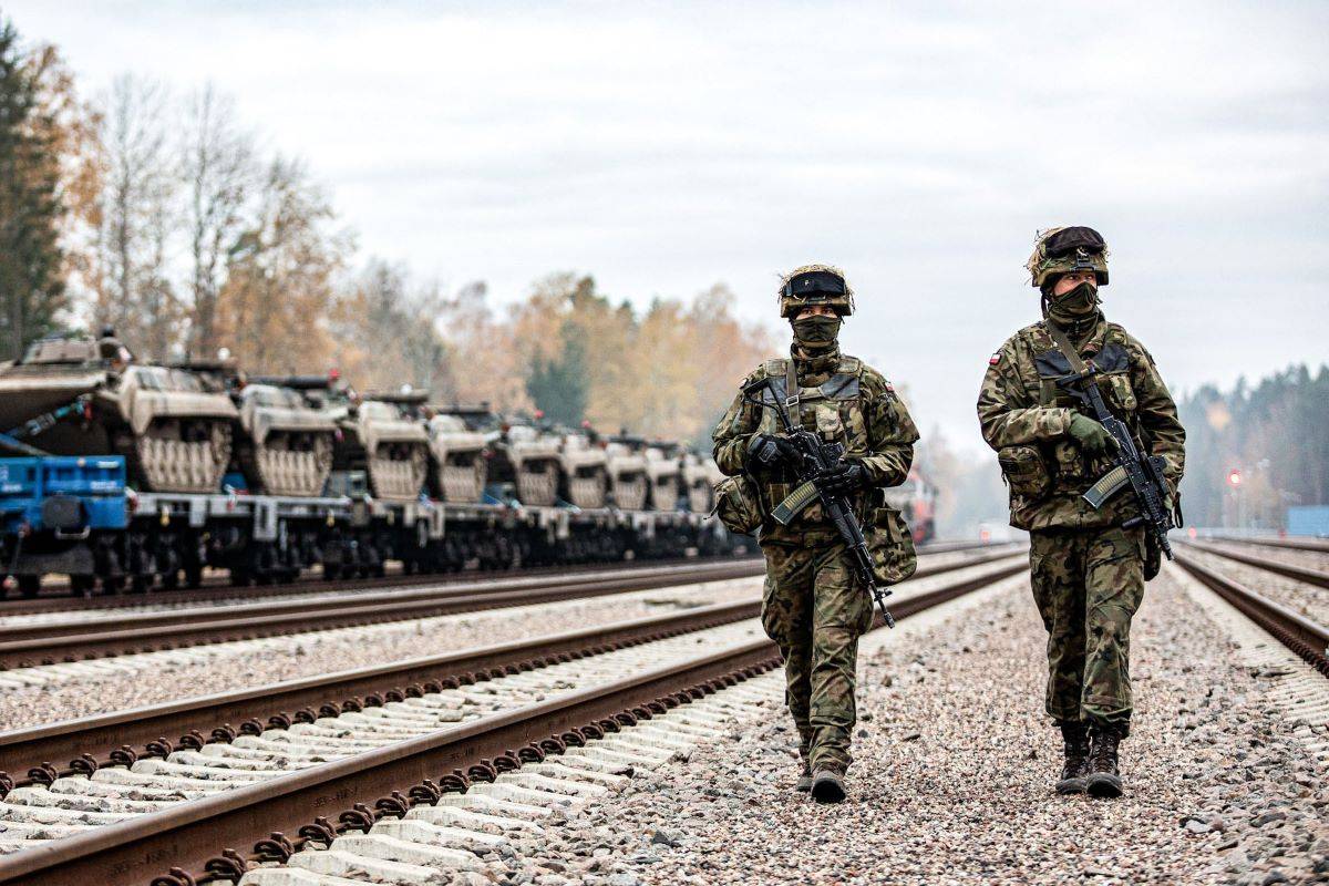 Decizie de urgență luată de SUA: 3.000 de militari vor fi trimiși în Polonia. Biden speră să discute sâmbătă cu Vladimir Putin
