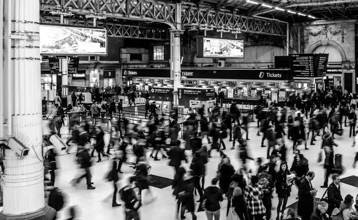 «Nu mai merită să trăieşti aici». Spania a pierdut 300.000 de muncitori români în 10 ani
