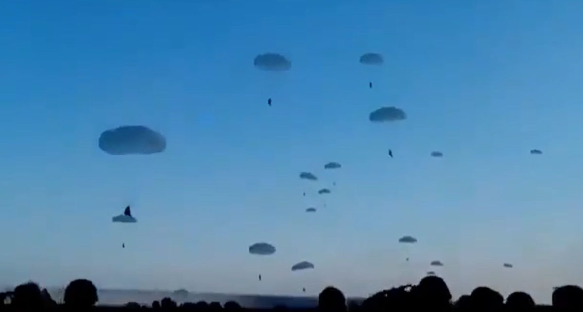 Război Ucraina. Sute de parașutiști ruși deasupra orașului Harkov
