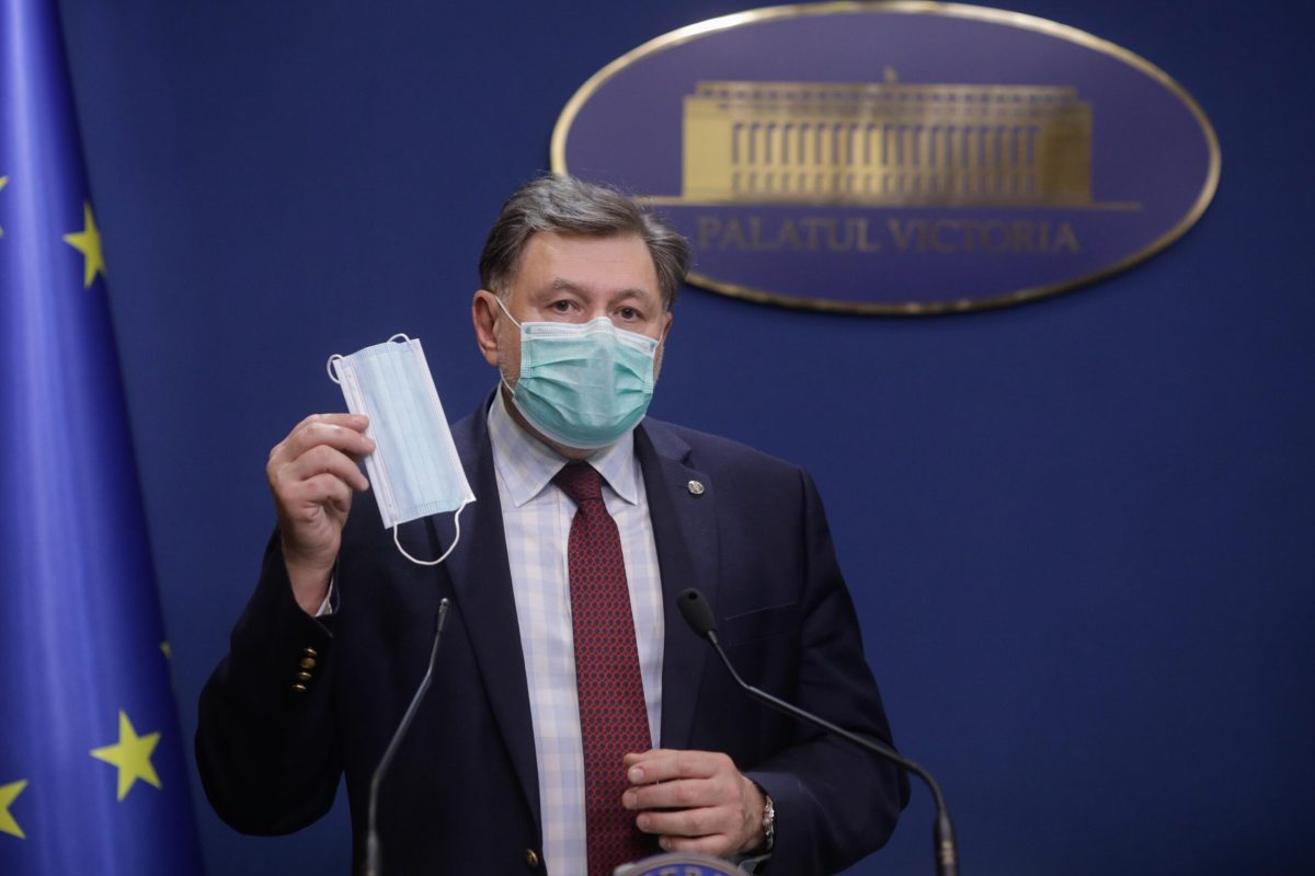 Alexandru Rafila a dat anunțul: „Din martie e posibil să renunțăm la certificat și la mască”