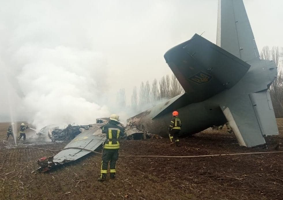 Rusia a început războiul în Ucraina și a atacat mai multe ținte civile! Un avion militar ucrainean s-a prăbușit și sunt mai mulți morți – FOTO, VIDEO