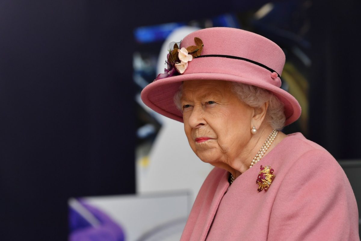 Regina Elisabeta a II-a a Marii Britanii are COVID