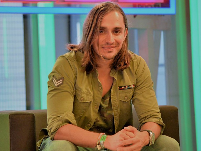 Cine este Sebastian Coțofană – Tânărul prezentator care a devenit un youtuber faimos