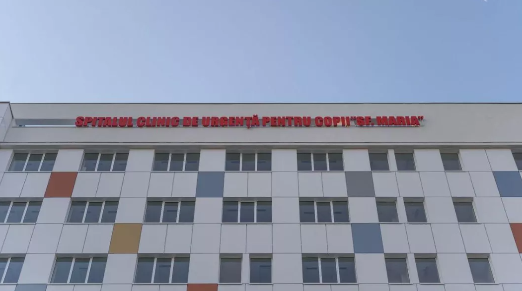 Un copil de 2 ani jumătate din Neamţ, bătut de părinţi. Micuţul a fost transferat la Iaşi, în stare gravă