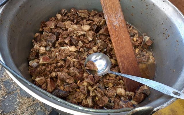 Cum se prepară tocanul de oaie, mâncarea de bază a ciobanilor: Rețetă gustoasă, de te lingi pe degete