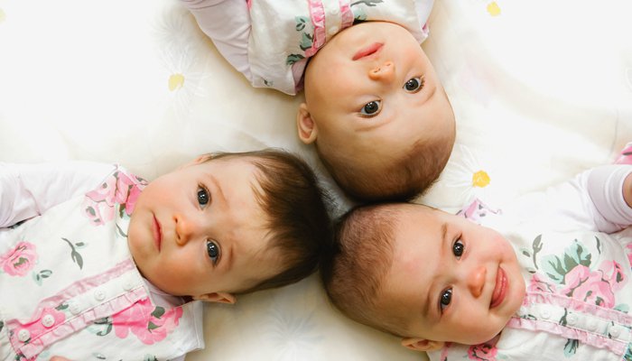 Ce sunt tripleții: Află totul despre sarcina multiplă