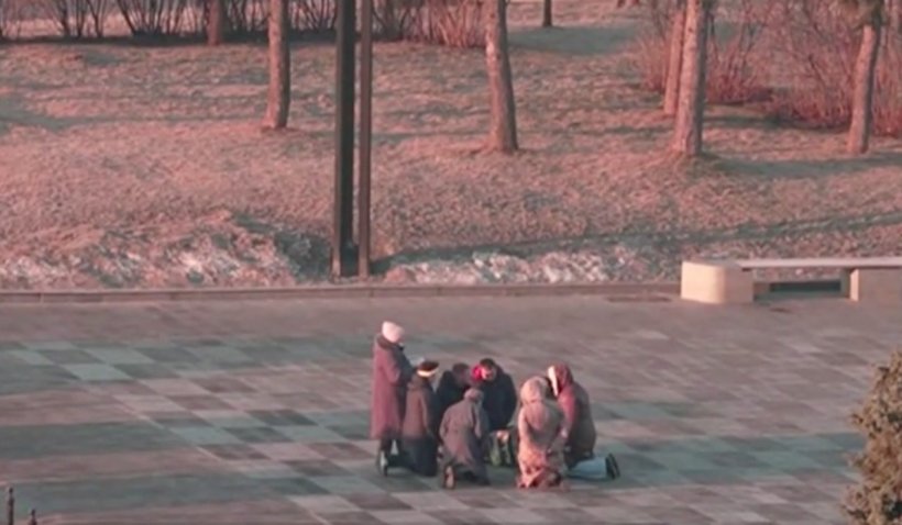 Ucrainieni ieşiţi să se roage, după ce s-a declarat stare de război în toată ţara