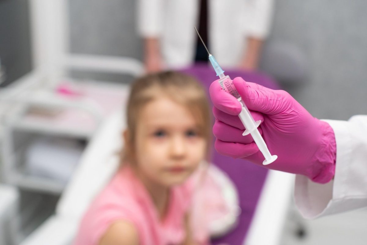 Pandemia i-a convins pe mulți dintre români să nu își mai vaccineze copiii nici cu vaccinurile obișnuite