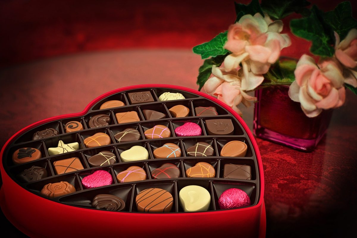 Idei de cadouri de Valentine’s Day sub 3.000 de lei