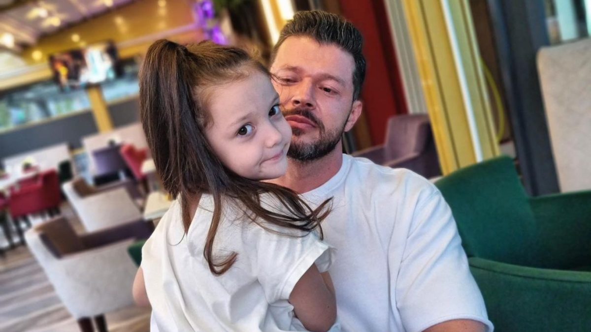 Victor Slav, dezvăluiri despre cum a aflat că va avea o fetiţă: „I-am spus că sunt însărcinată”