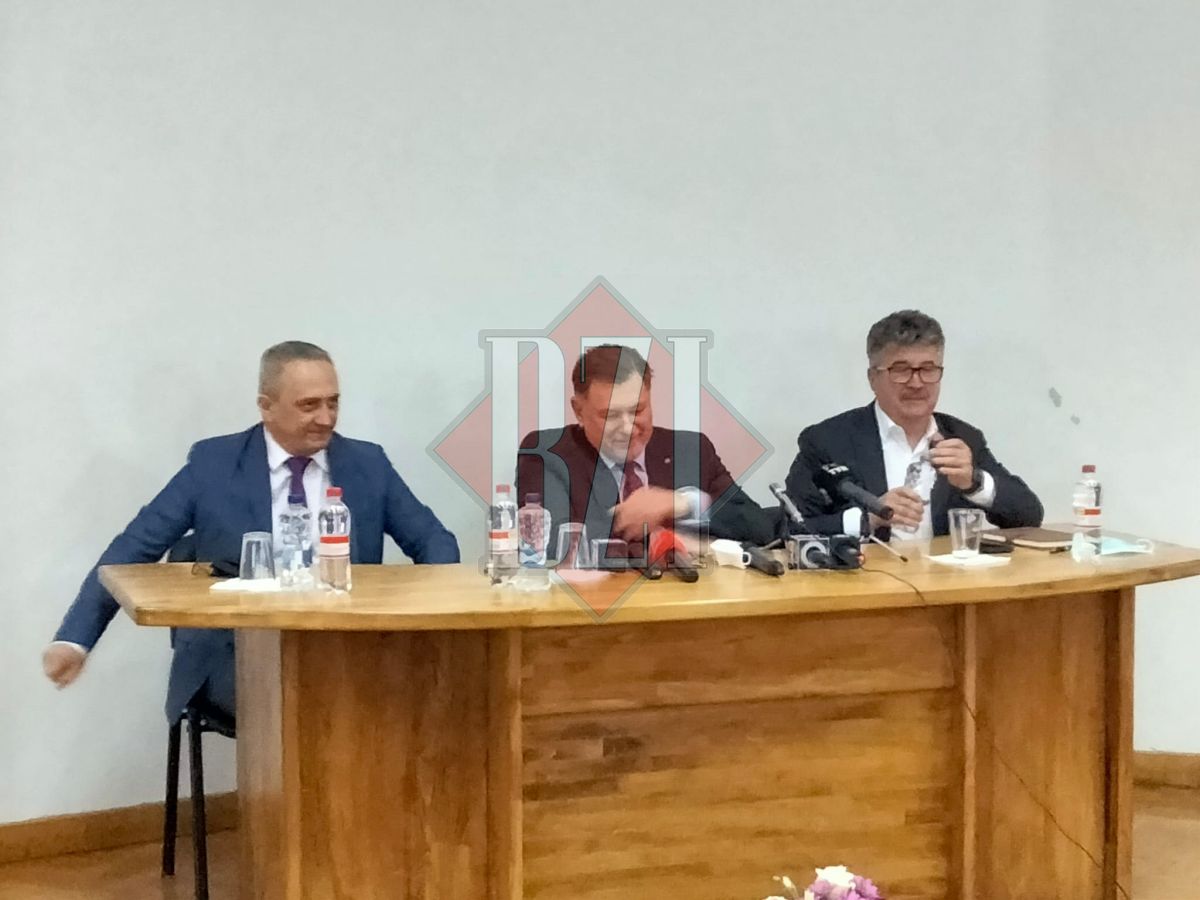 Alexandru Rafila, ministrul Sănătății, a venit la Iași. A vizitat fabrica Antibiotice SA – FOTO