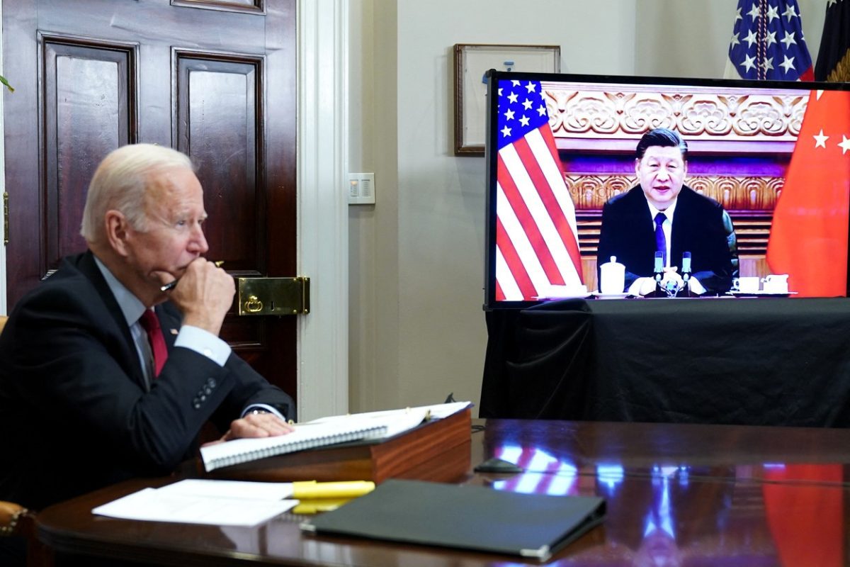 Joe Biden va vorbi cu Xi Jinping despre războiul din Ucraina. SUA avertizează China să nu ajute Rusia