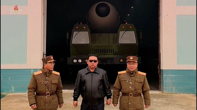 Kim Jong Un, clip de promovare. Liderul nord-coreean se laudă cu cea mai nouă rachetă – VIDEO