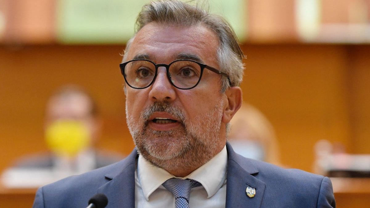 Moţiune simplă împotriva ministrului Culturii. Ce replică le-a oferit Lucian Romascanu