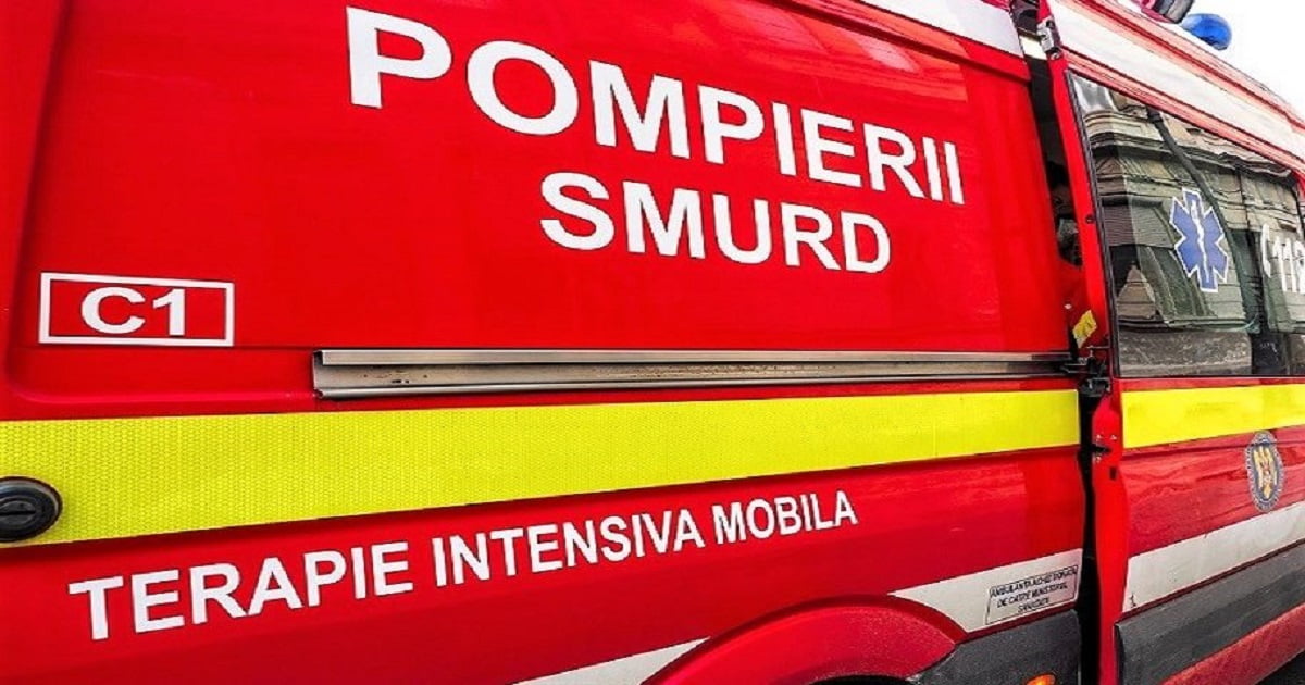 Un microbuz cu 15 pasageri a ieșit de pe şosea, după ce şoferul a făcut infarct la volan, în Prahova