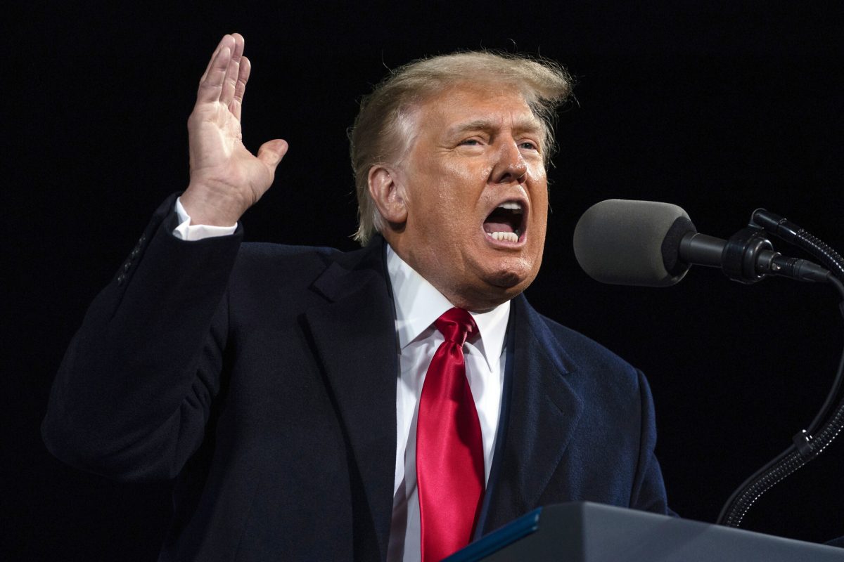 Donald Trump dorește ca SUA să bombardeze Rusia cu avioane pe care scrie China