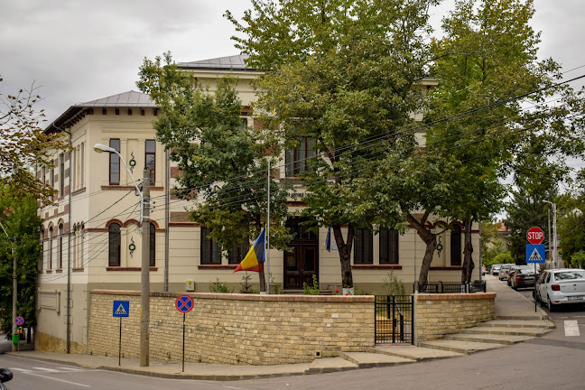 Proiect Educațional “Popas pe tărâmul fanteziei-Tehnica Quilling” la Şcoala Primară „Carol I” din Iaşi