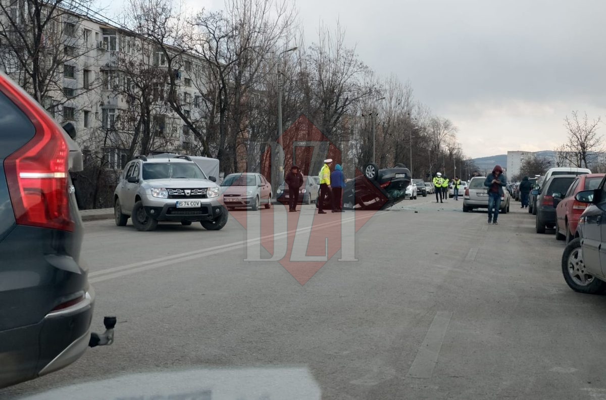 Accident rutier pe splai Bahlui! Un autoturism s-a răsturnat – FOTO/EXCLUSIV