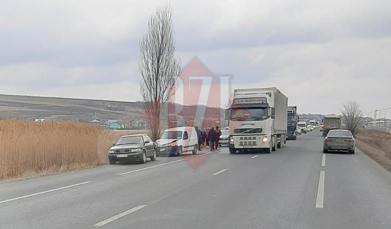 Accident rutier în Lețcani. Două autoturisme au intrat în coliziune – EXCLUSIV
