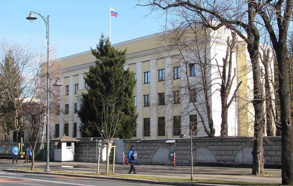 Ambasada Rusiei în România face apel la ruşi să le spună dacă au fost discriminați