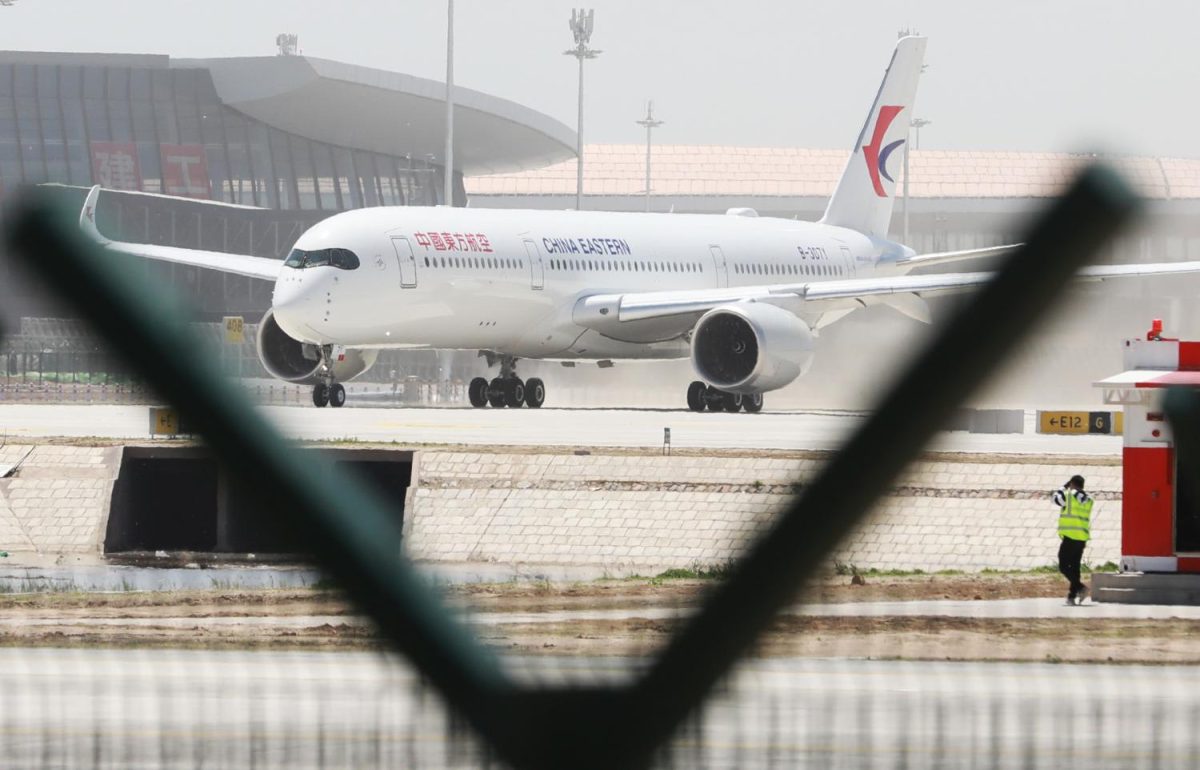 Avion cu sute de persoane s-a prăbușit în China