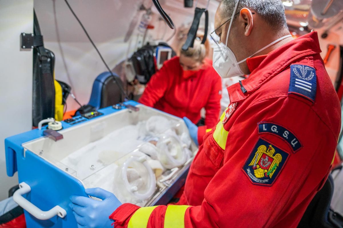 Doi bebeluși grav bolnavi din Ucraina au primit îngrijiri medicale la spitale din Iași