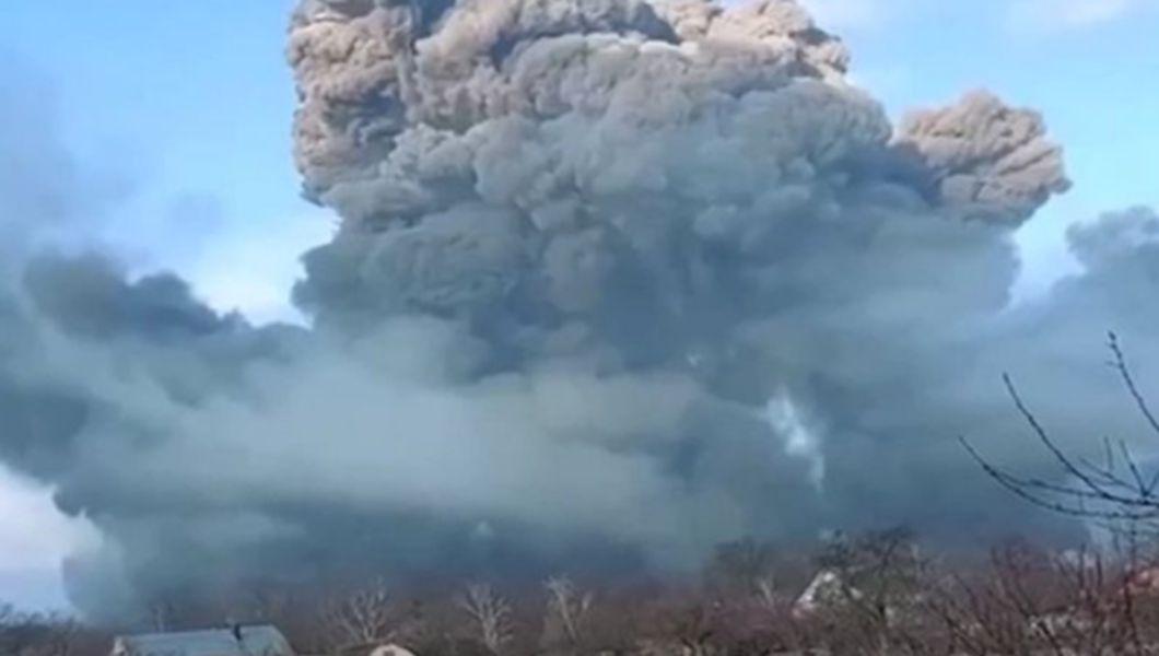 Un nor toxic format în urma bombardamentelor din Ucraina se apropie de România
