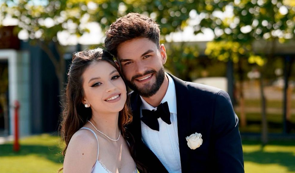 Cleopatra Stratan și Edward Sanda, clipe de panică la întoarcerea din vacanță! S-a întâmplat când au ajuns în România
