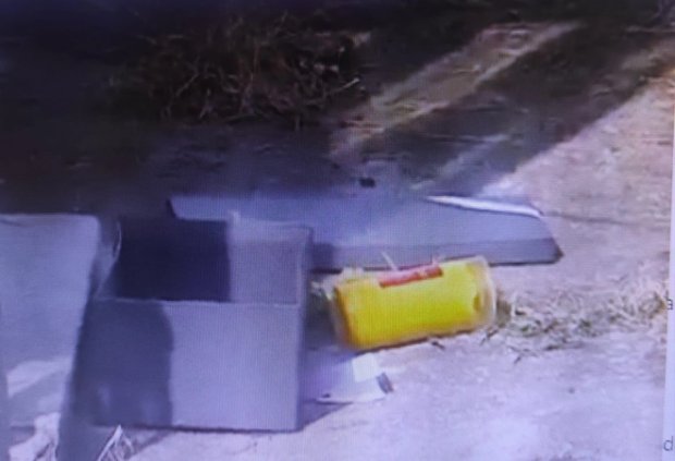 Un bebeluș găsit mort într-o cutie, într-un cimitir din București. Lângă trupul copilului se afla un bilet