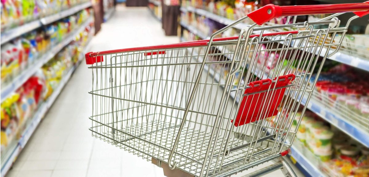 S-a scumpit coșul de cumpărături! Românii au aceleași salarii și pensii dar plătesc mai mult pentru produsele alimentare