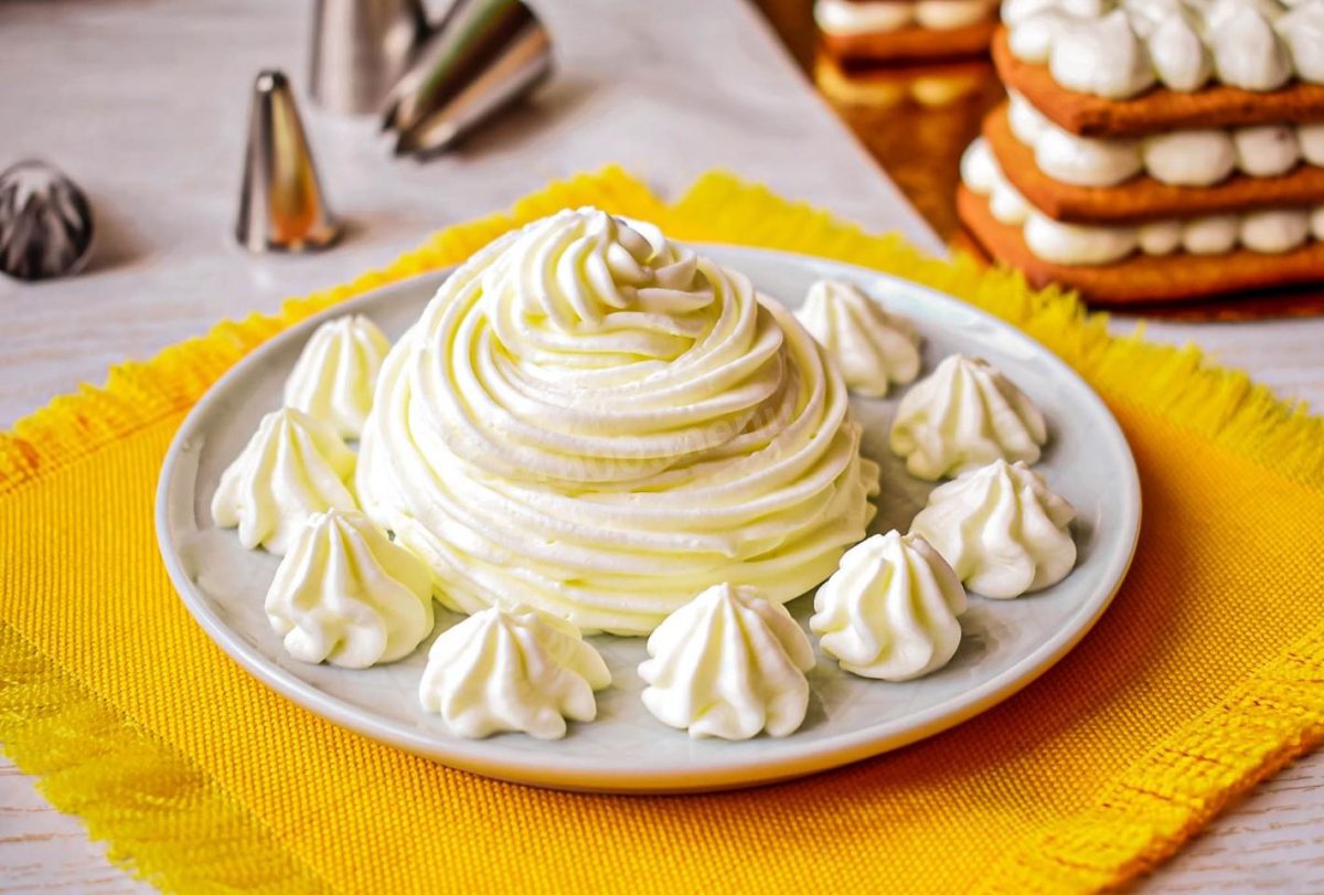 Cremă cu mascarpone fără frișcă: Cel mai delicios desert în doar câteva minute