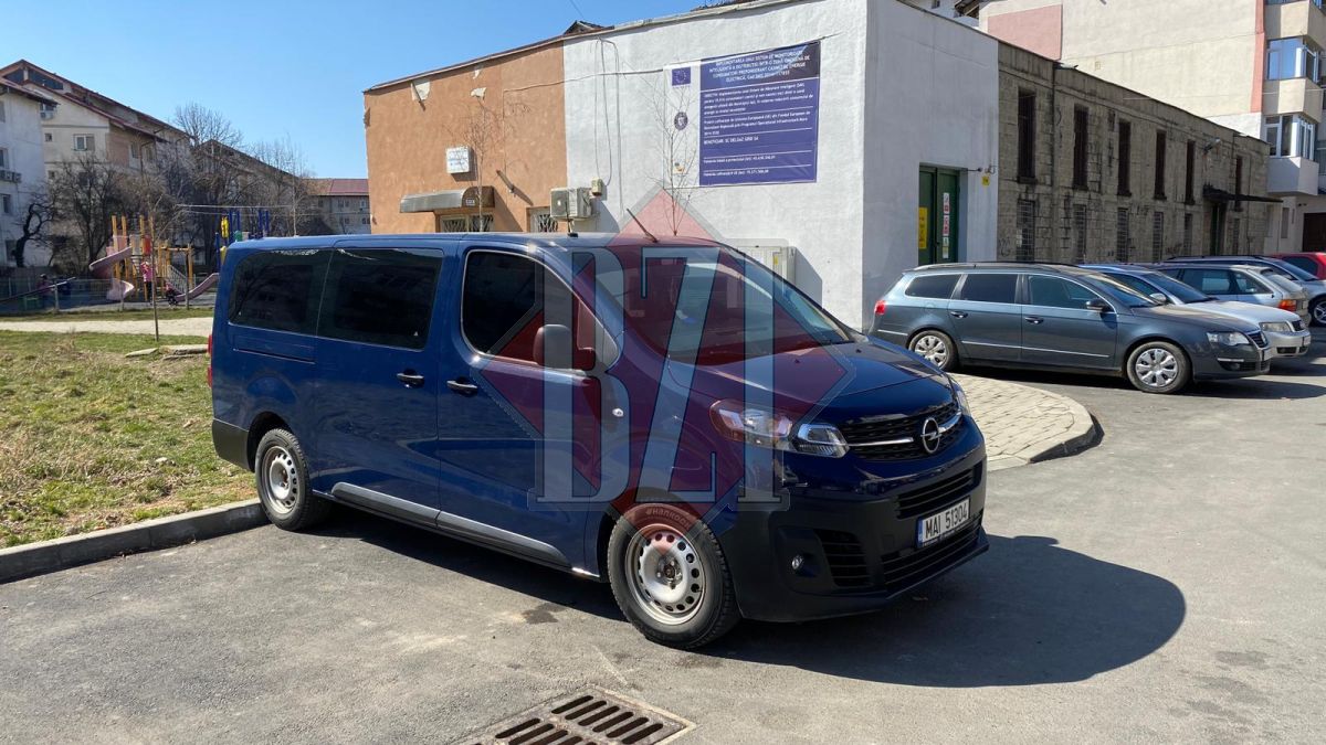 Descinderi în județul Iași. Mai multe persoane, suspecte de contrabandă și spălare de bani – FOTO EXCLUSIV