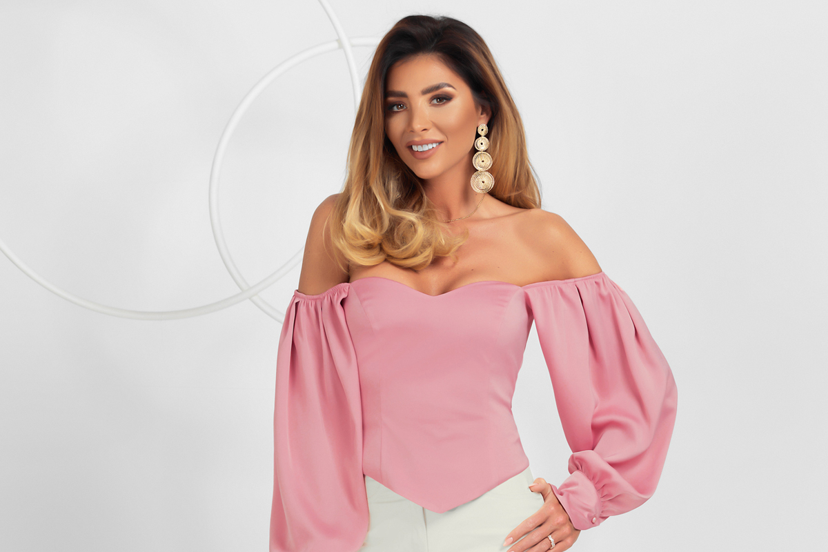 Ilinca Obădescu are o carieră impresionantă în televiziune. Cu ce s-a ocupat frumoasa prezentatoare înainte să ajungă celebră