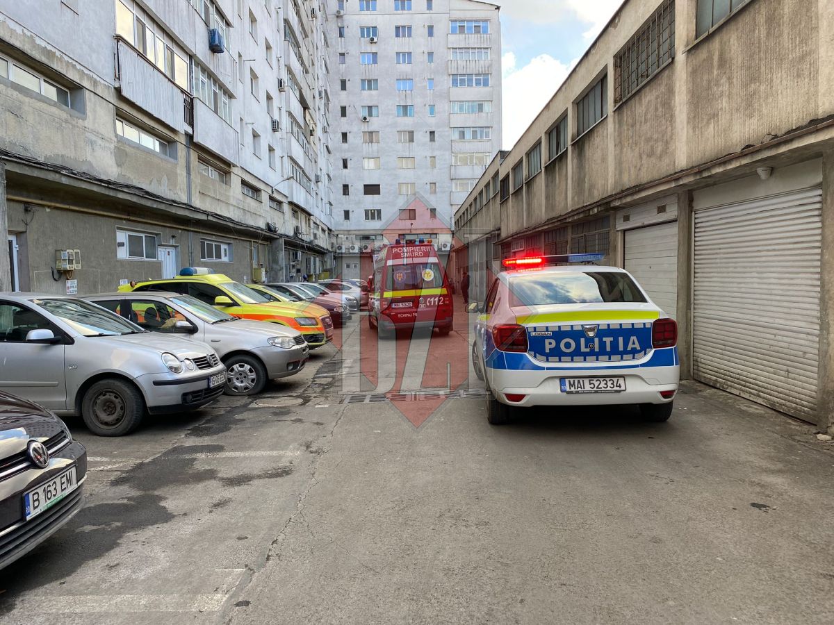 Miros de fum pe casa scării unui bloc situat pe Bulevardul Independenţei – EXCLUSIV, FOTO, UPDATE